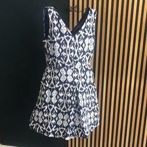 Gap linen v neck dress. Sz 10